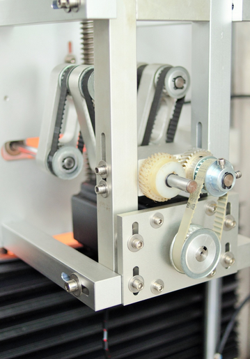 Қақпақ пен корпусты герметизациялайтын жеңді екі басымен жапсыратын машина