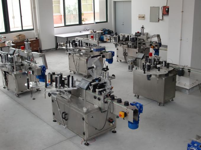 Төрт бұрышты бөтелке көлденең жапсырма машинасы кәдімгі немесе дұрыс емес контейнер