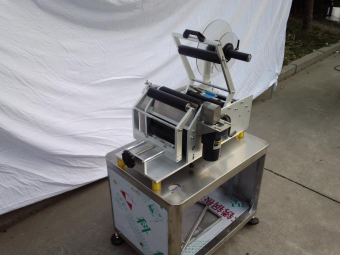 Кішкентай пенициллин бөтелкесінің жапсырмасына арналған автоматты флаконды таңбалау машинасы