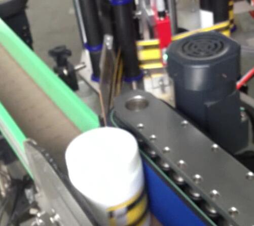 Дөңгелек бөтелкелерді жапсыру машинасы, қант құмырасына арналған құю және жапсыру машинасы