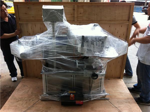 Squre / дөңгелек / жалпақ су бөтелкелеріне арналған жылдамдығы 45м / мин жапсырма жаққышы