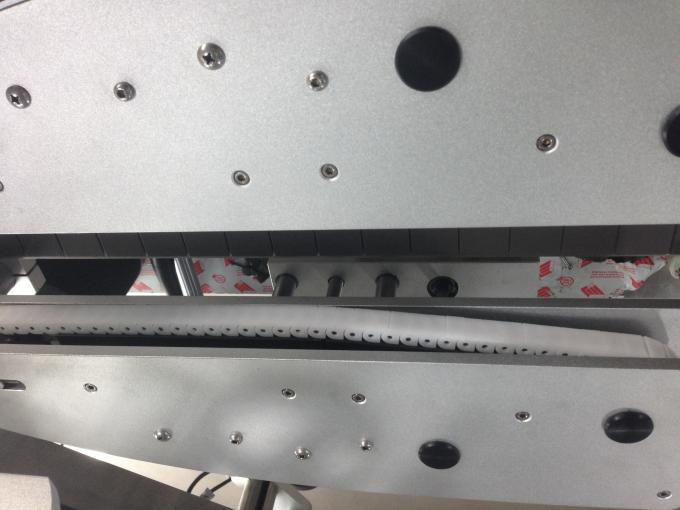 Бірнеше типтегі бөтелке жапсырмаларын таңбалау машинасы PLC басқару жүйесі