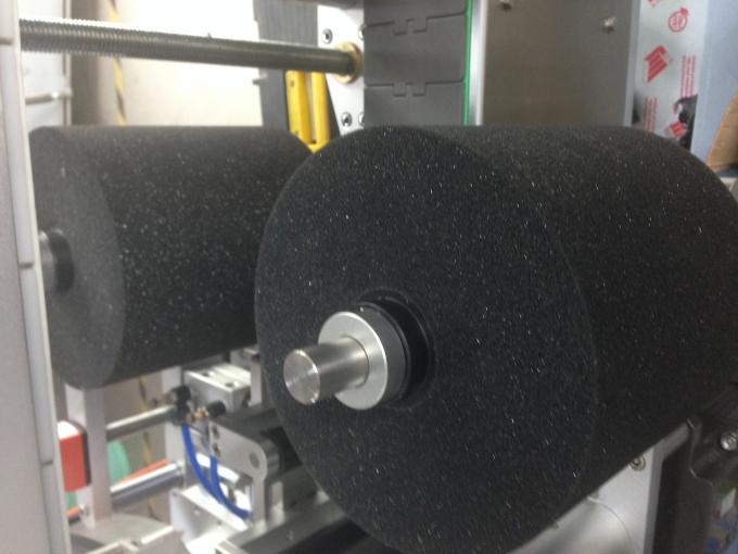 Дөңгелек / жалпақ / Sqaure бөтелкеге арналған моторлы бөтелкелер жапсырмалау машинасы