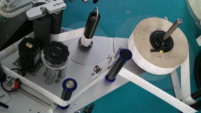 25кг құмыраға арналған шаршыға арналған жапсырма жаққыш машинасы, тамақ беретін бөтелкелері бар затбелгі машинасы, жылдамдығы