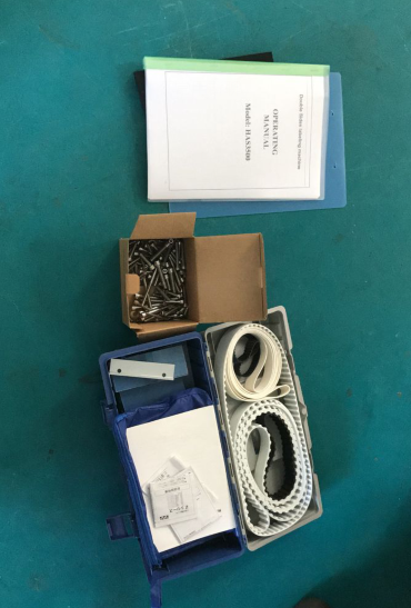 Төрт бұрышты / дөңгелек / жалпақ бөтелкеге арналған жылдамдығы екі жақты жапсырма жапсырмалау машинасы