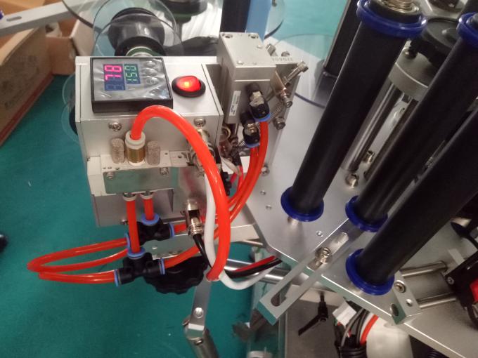 Кодтау машинасымен таңдалған үш немесе екі жақты жапсырма жапсырма машинасы