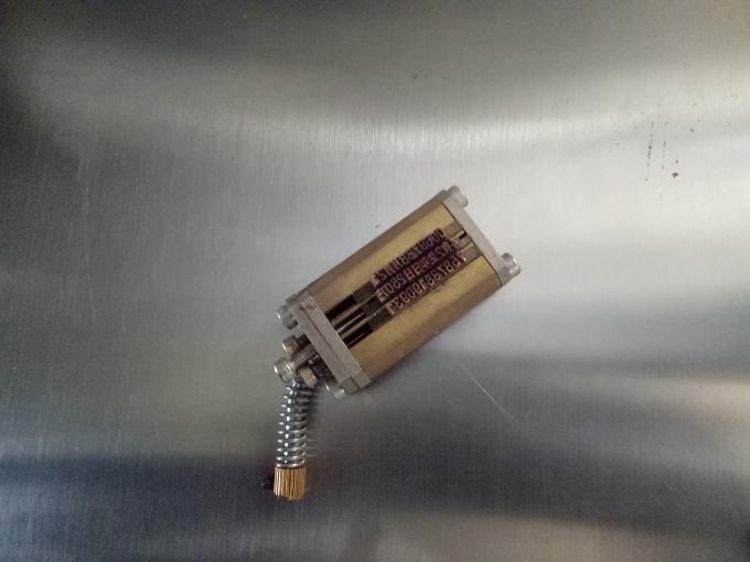 Кодтау машинасымен таңдалған үш немесе екі жақты жапсырма жапсырма машинасы