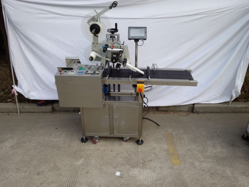 China Telta танымал бренд жеткізушісі қол сөмкесі бар тегіс беткі жапсырма аппликаторы серво мотор