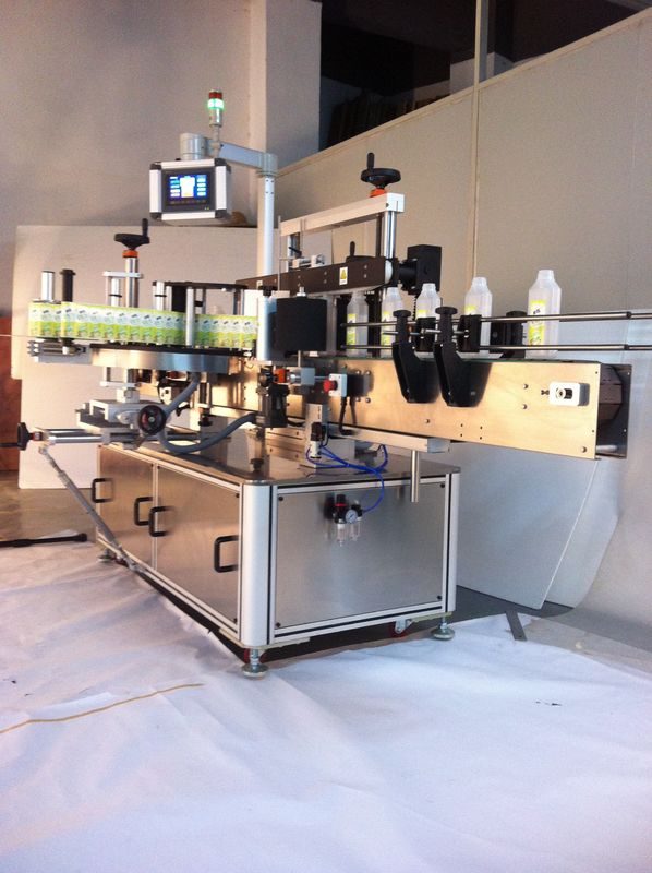 Қытай Сусындар үшін төртбұрышты бөтелкелерді жапсыруға арналған машина, екі жақты жапсырма жапсырмаларын жеткізуші