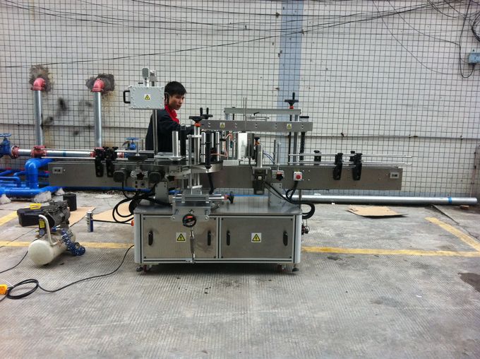 Алдыңғы және артқы жағындағы үй жануарлары бөтелкелеріне арналған дөңгелек бөтелкелерді жапсыруға арналған толық автоматты желімдеу машинасы